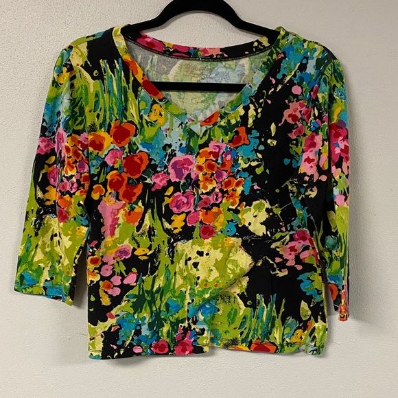 erin london Tops - Erin London Vibrant Floral V-Neck Women’s Top - Multi